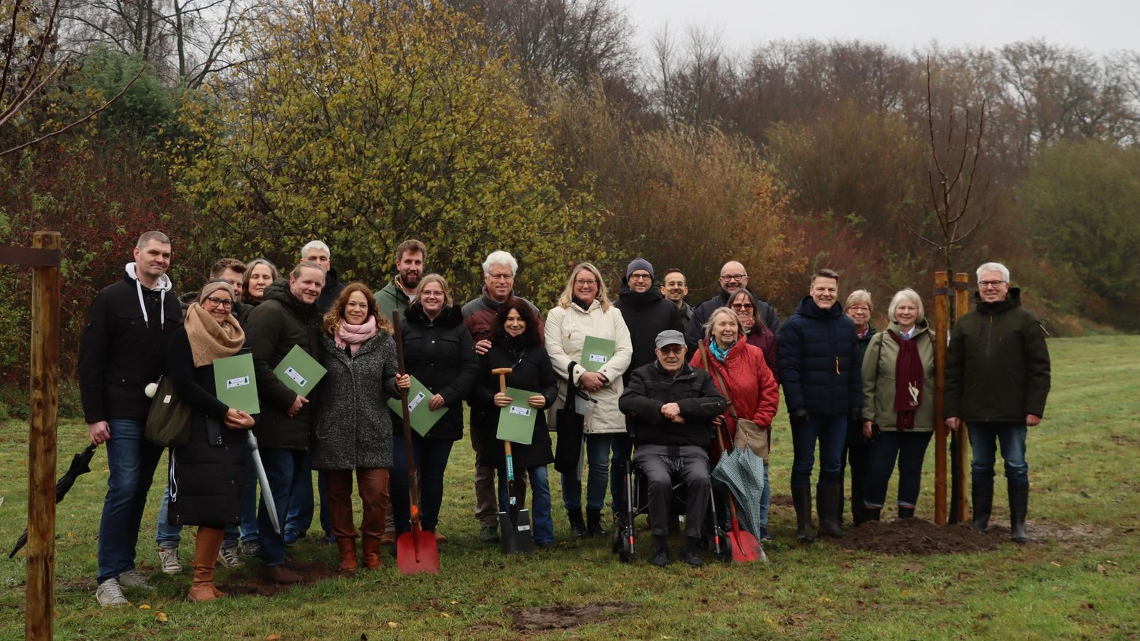 Hochzeitsweg-Voerde-Paare-k-nnen-Erinnerungsbaum-pflanzen-wie-das-geht