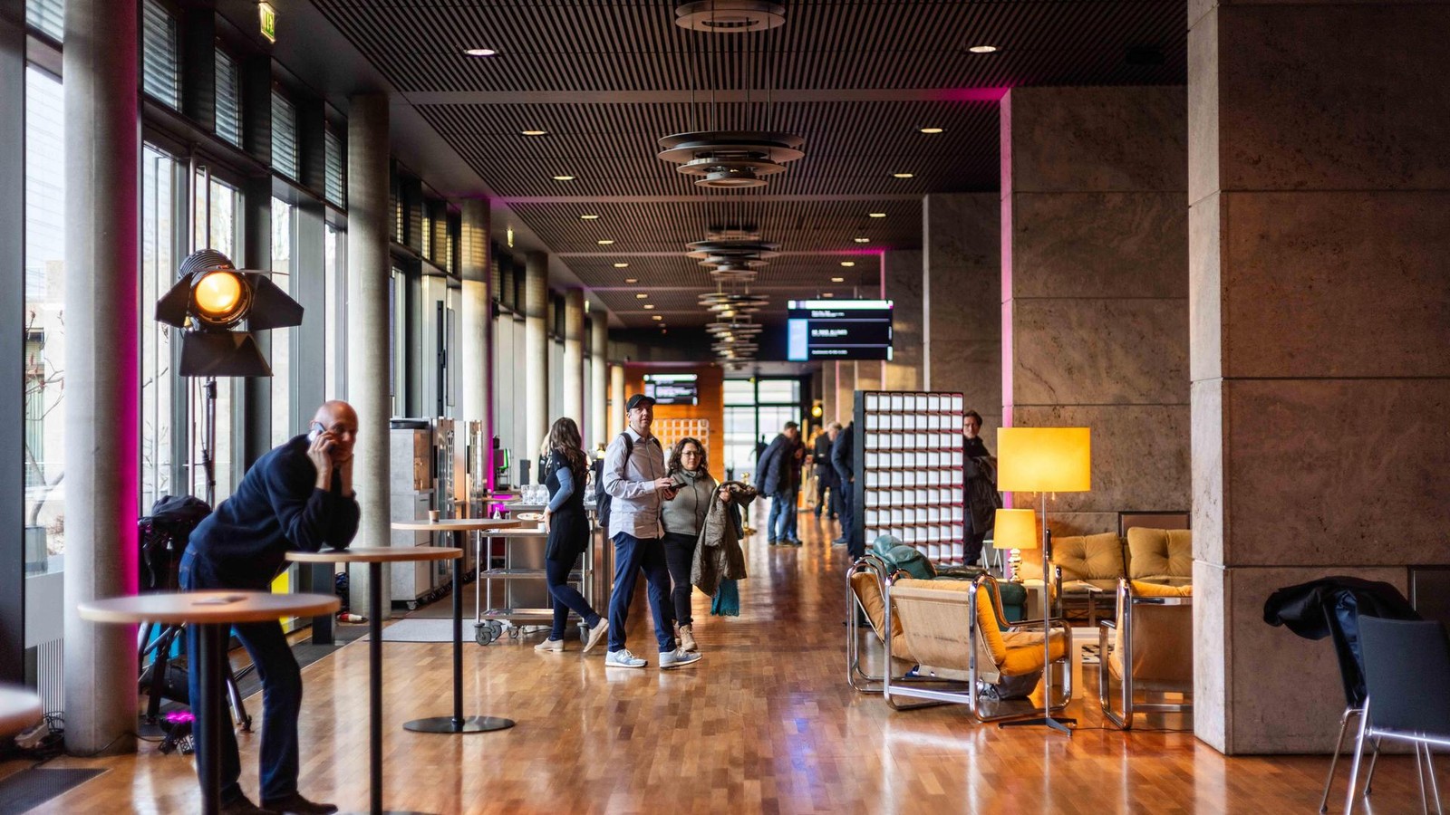 -Die-Kommentare-unter-dem-Video-sind-einfach-nur-gottlos-Diskussion-bei-Filmfestival-TeleVisionale-in-Weimar