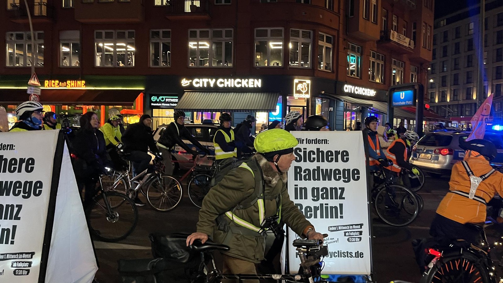 Demo-gegen-Torstra-en-Umbau-Nicht-nur-Radfahrer-sind-emp-rt