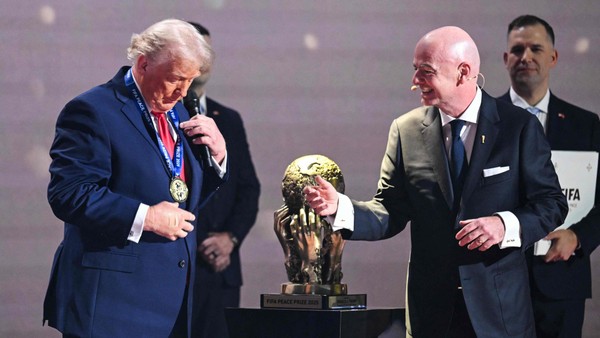 Kritik an Friedenspreis für Trump – Infantinos „erniedrigendes Verhalten“