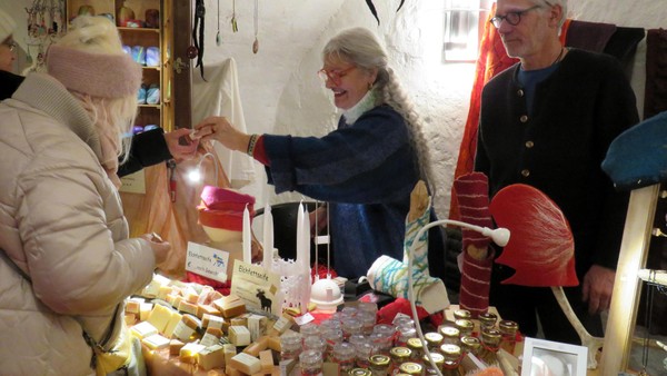 Wolfenbüttel: Elchseife, Erdbeerlikör und Edelsteinschmuck entdecken