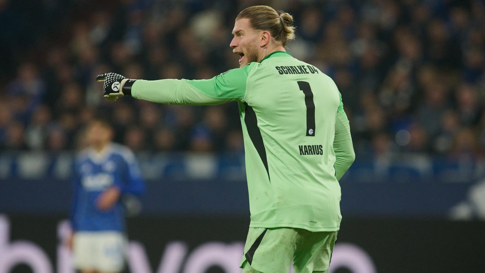 Nach-Sieg-in-D-sseldorf-Schalke-Torh-ter-Karius-zeigt-schlimme-Hassnachrichten