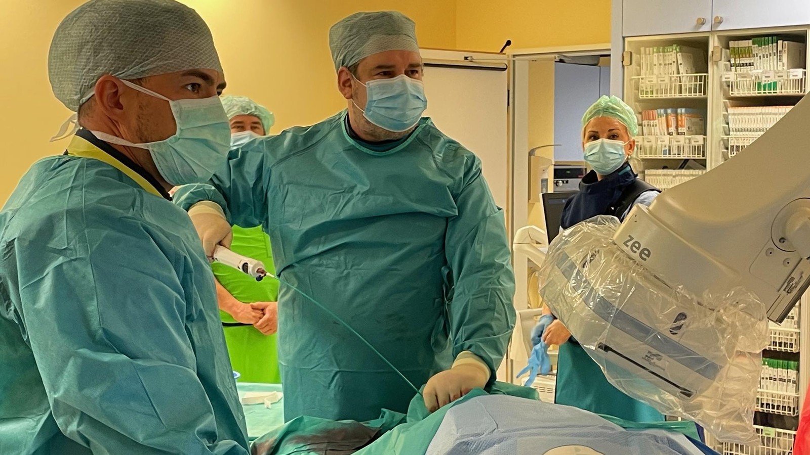 Premiere-in-Altenburg-Herzklappe-repariert-ohne-OP-am-offenen-Herzen