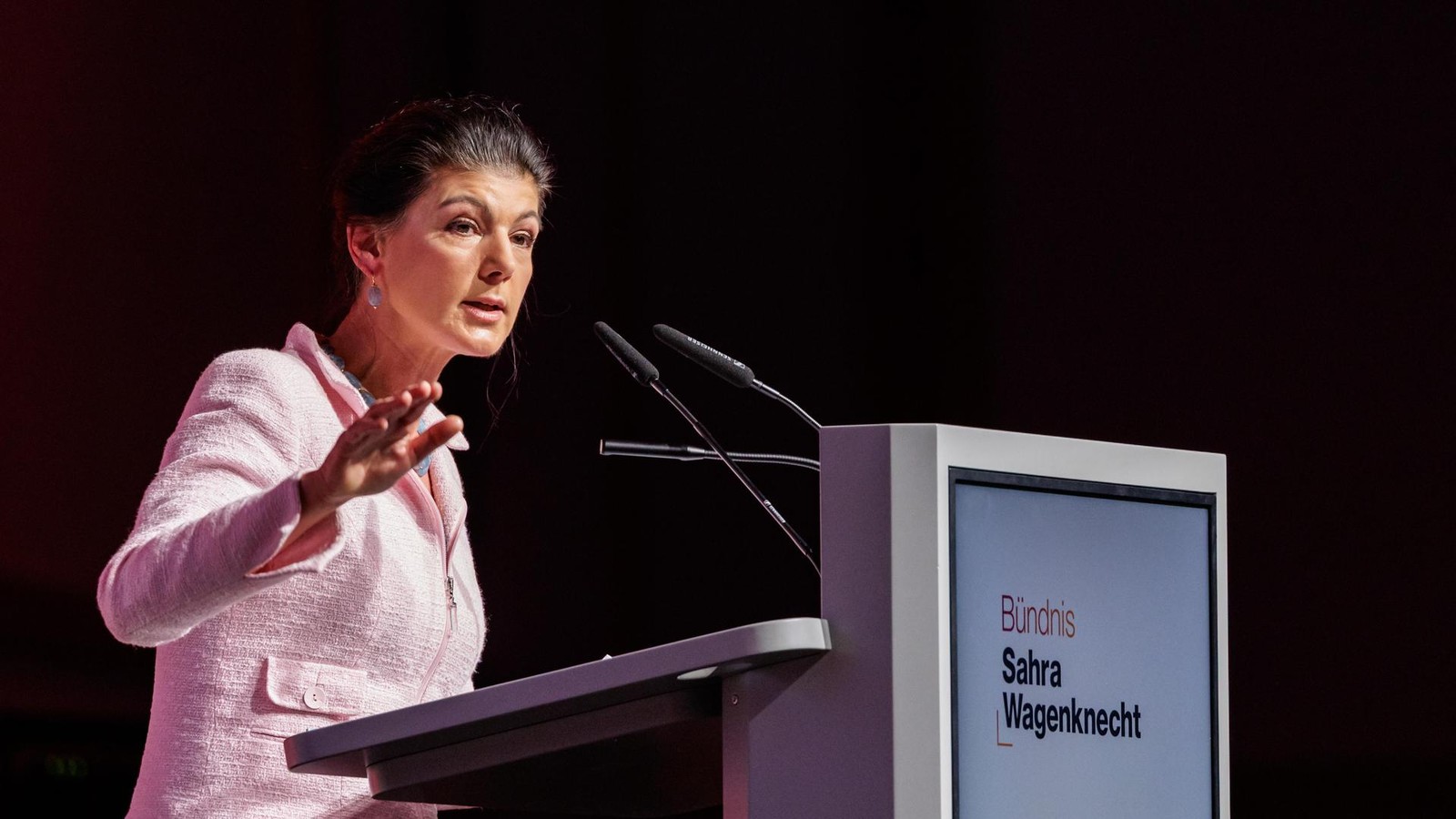 Entscheidung-beim-BSW-Parteitag-Wagenknecht-Partei-benennt-sich-um