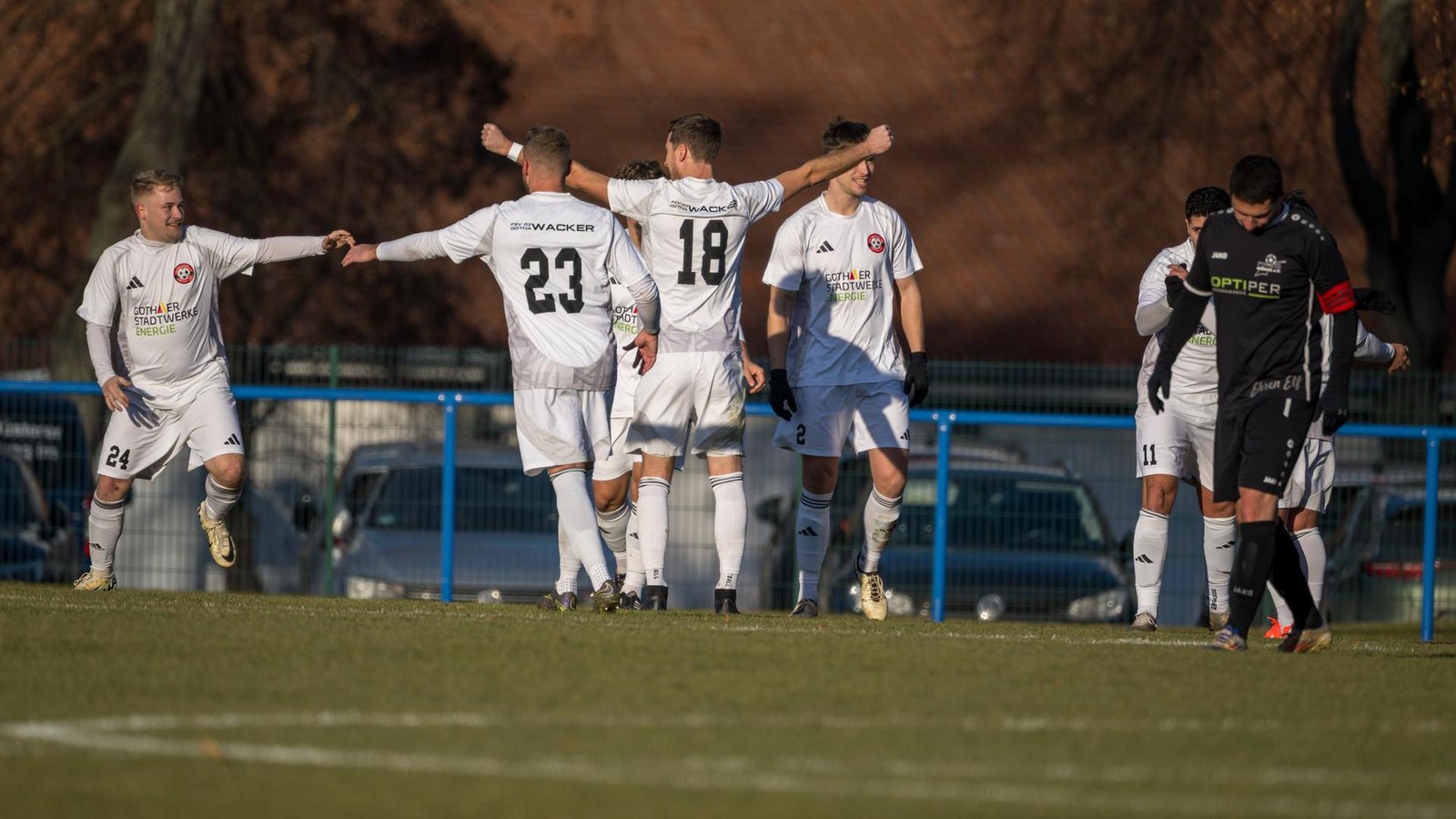 Inklusive-zweier-Geschenke-So-feiert-Wacker-Gotha-den-Derbysieg-in-Ohrdruf-mit-Video-