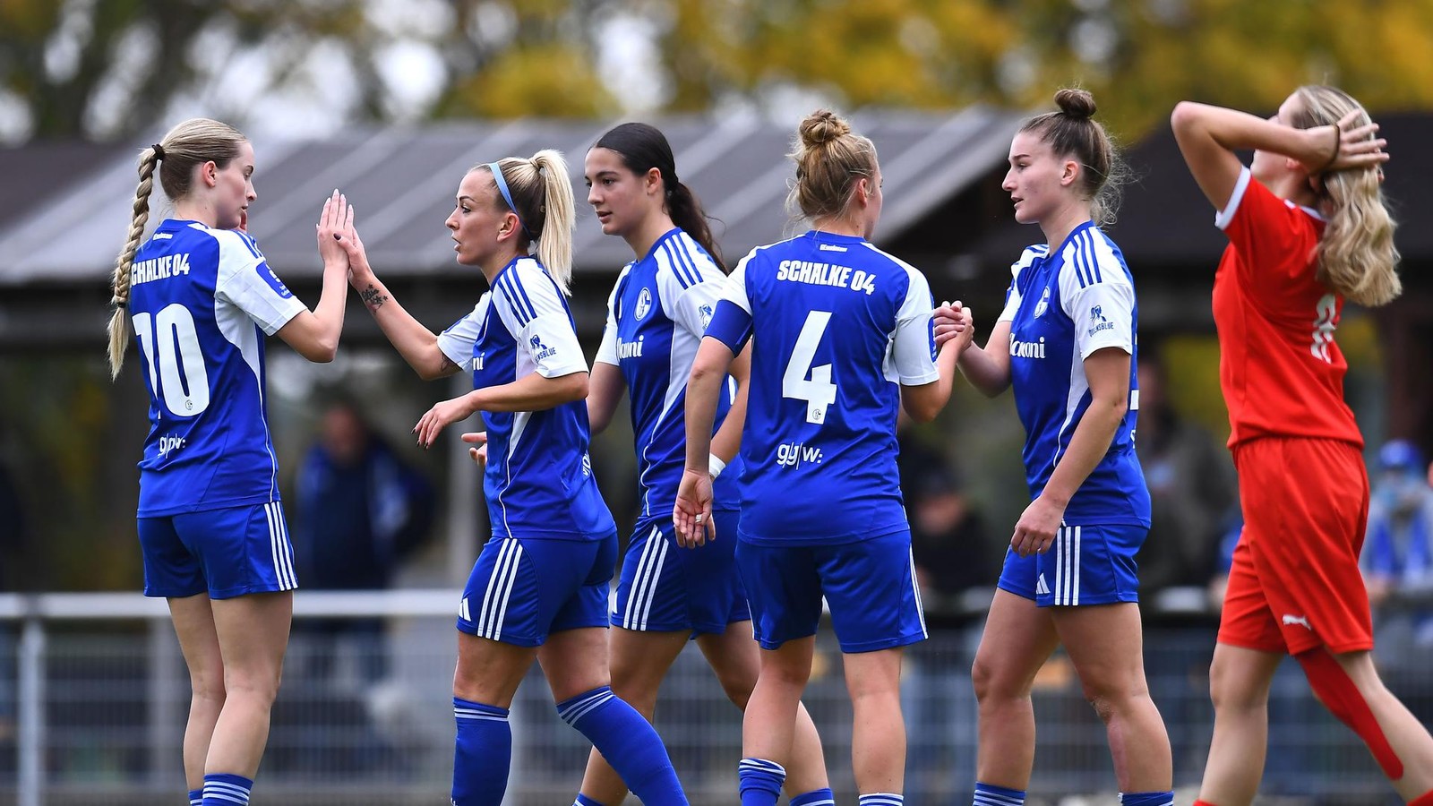 Heute-im-Liveticker-Schalkes-Frauen-auf-der-Jagd-nach-dem-100-Saisontor