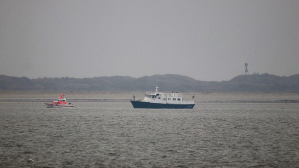 Schiff vor Juist auf Sandbank aufgelaufen – Rettungseinsatz