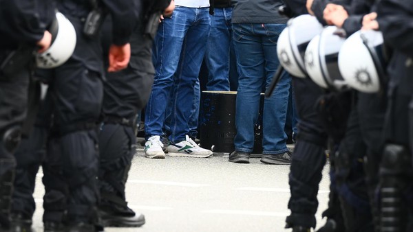 Nordderby in Hamburg: 1700 Werder-Fans planen Fanmarsch zum Volksparkstadion