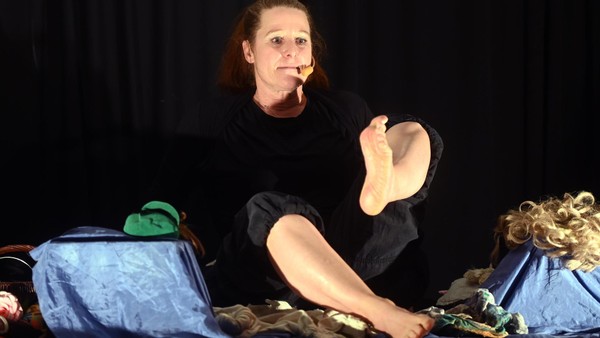 20 Millionen Youtube-Klicks: Künstlerin zeigt skurrilen Auftritt in Wolfsburg