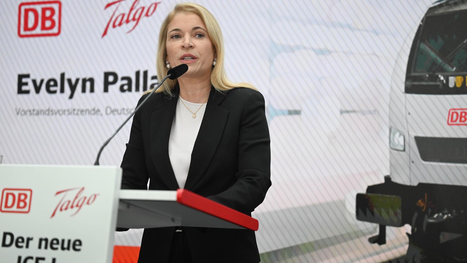 Deutsche-Bahn-Evelyn-Palla-packt-an-aber-sie-muss-auch-liefern