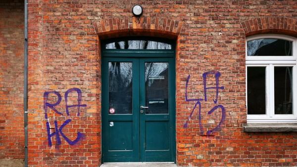 Rechtsextreme Schmierereien: wachsendes Problem in Wendeburger Ortschaft