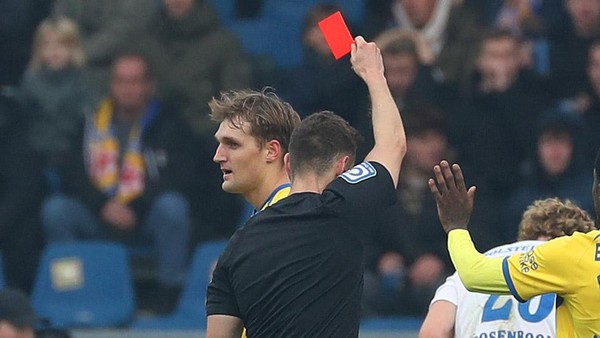 Wieder Schiri-Ärger, wieder Rot für Eintracht: Doch die Reaktion stimmt