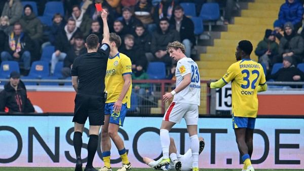 „Das ist irre“: Eintracht Braunschweig fassungslos über Frenkerts Rot gegen Kiel