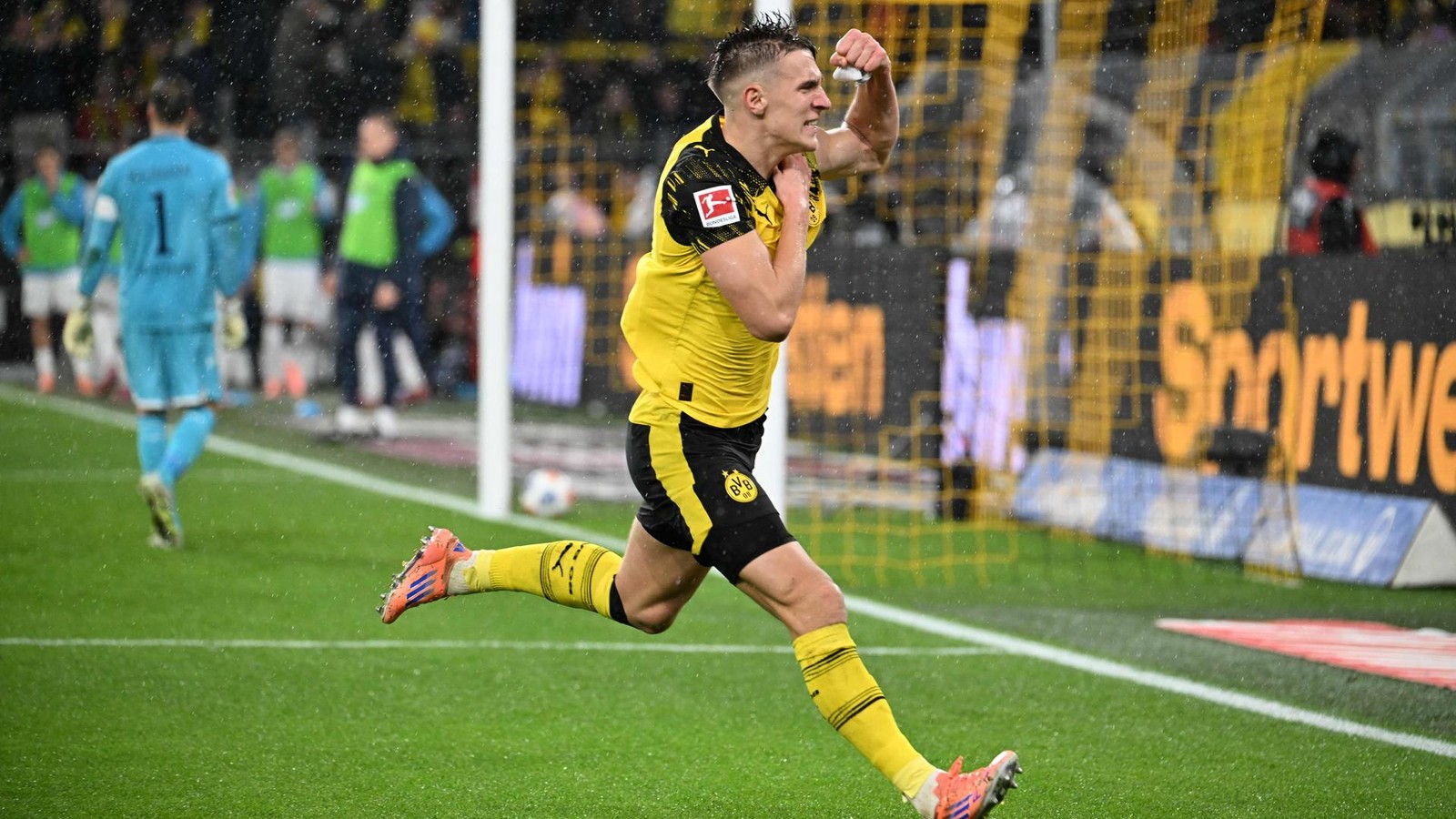 Schlotterbeck-bersteht-Schrecksekunde-und-erkl-rt-wilden-BVB-Jubel-Pure-Freude-