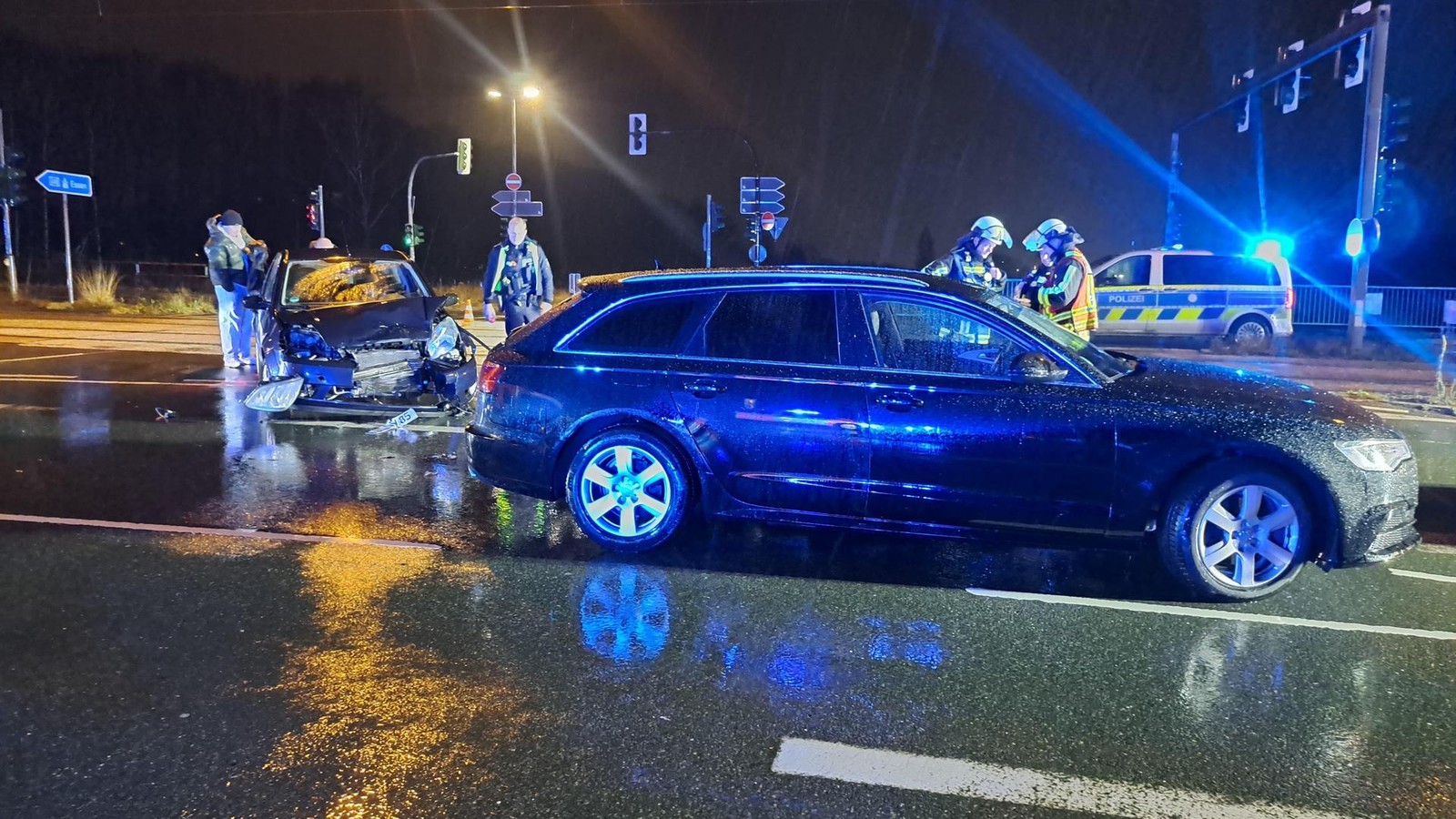 Unfall-mit-zwei-Verletzten-in-Bochum-Unistra-e-zeitweise-gesperrt
