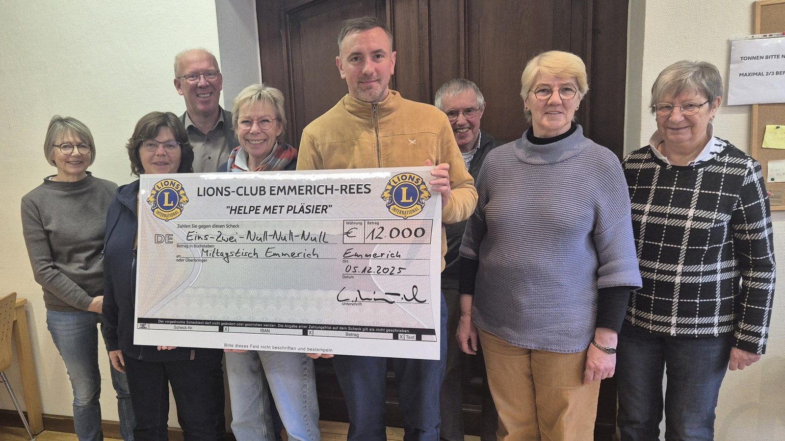 12-000-Euro-f-r-Emmerichs-Bed-rftige-Darum-ist-der-Scheck-so-wichtig