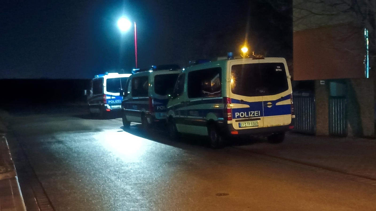 Polizeieinsatz-im-Ilm-Kreis-Unbekannte-scheitern-beim-Aufbrechen-eines-Geldautomaten