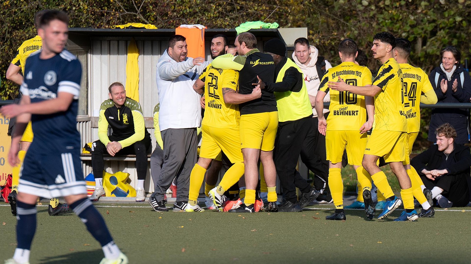 Nach-0-2-und-1-3-R-ckstand-SC-Buschhausen-zeigt-Moral-und-bleibt-oben-dran