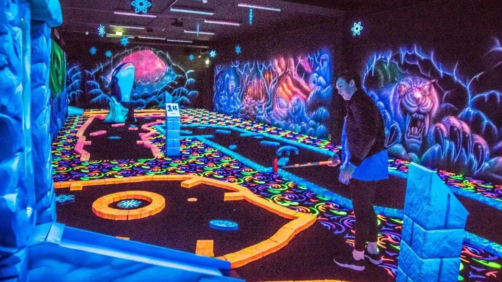 Nahe-Emmerich-Glow-Golf-siedelt-sich-im-Food-Village-an-der-A12-in-Duiven-an