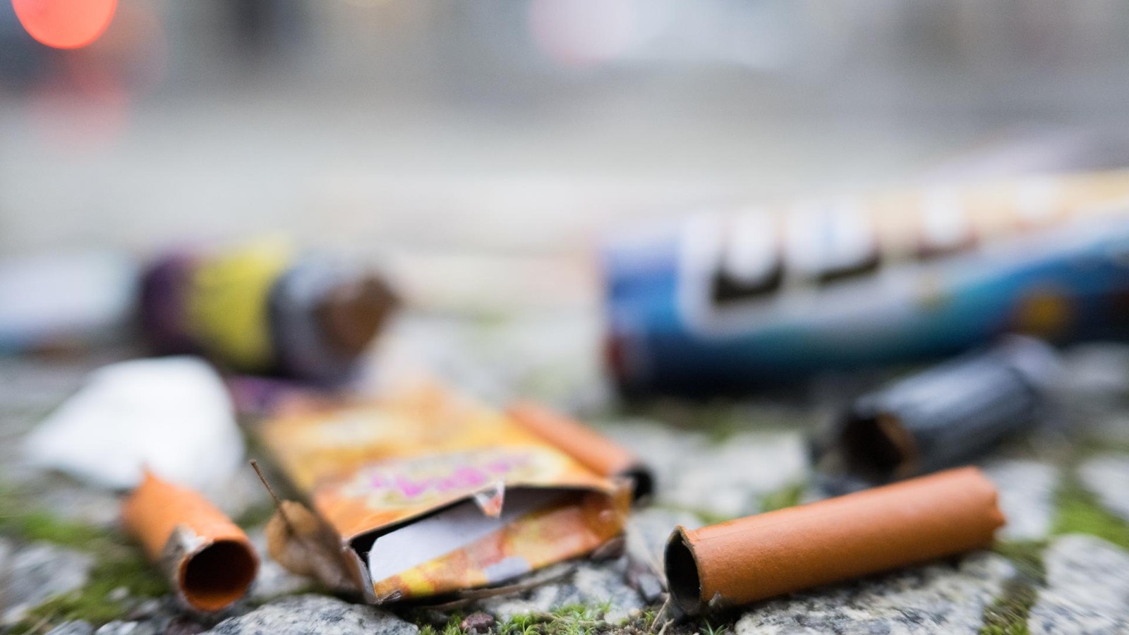 Vater-sucht-Schl-ssel-und-macht-explosive-Entdeckung-im-Kinderzimmer