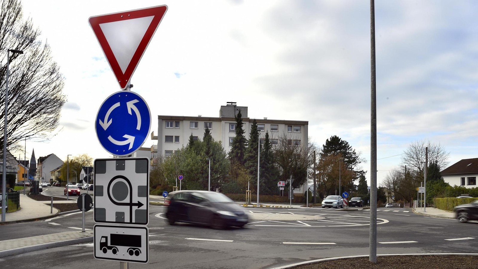 Neuer-Kreisverkehr-in-Witten-Heven-Die-Staus-sind-alle-weg-