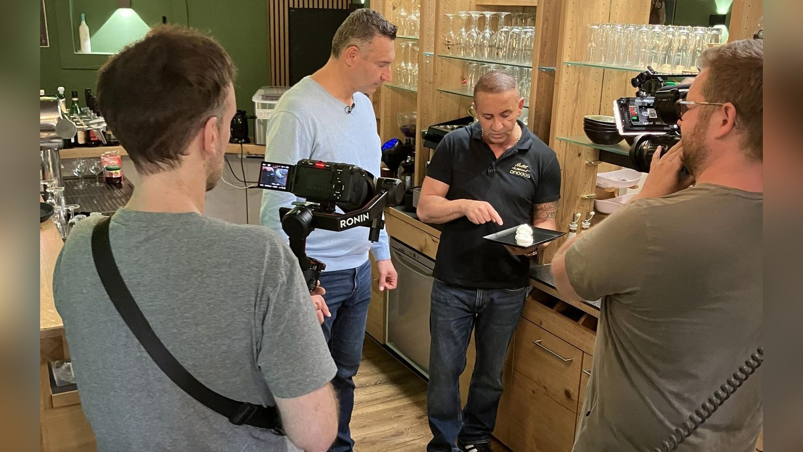 Nach-Kritik-vom-Fernsehkoch-Duisburger-Restaurant-Chef-ledert-zur-ck