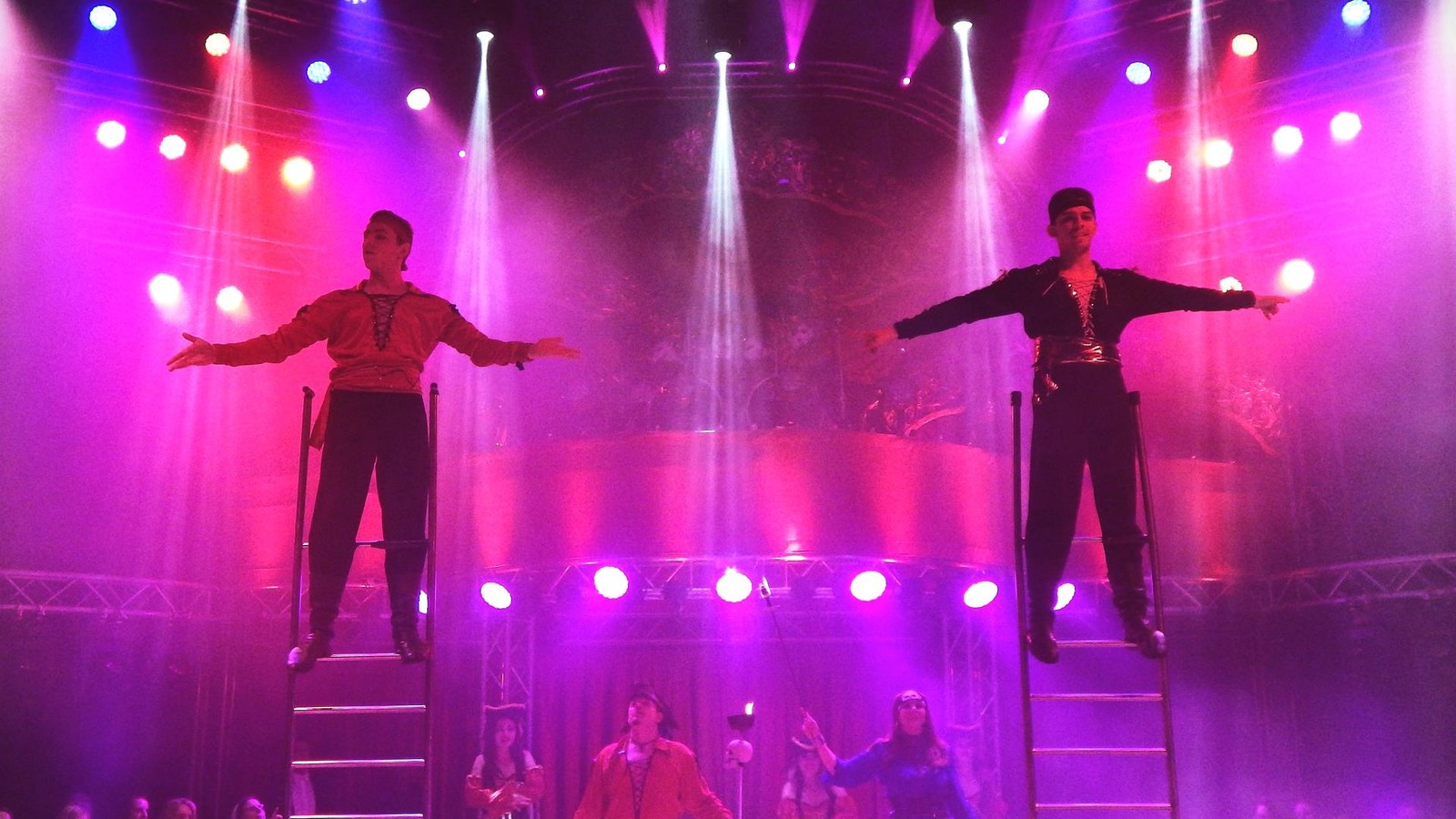 Weihnachtsvariet-Wintermezzo-Das-erwartet-die-Besucher-bei-den-f-nf-Shows