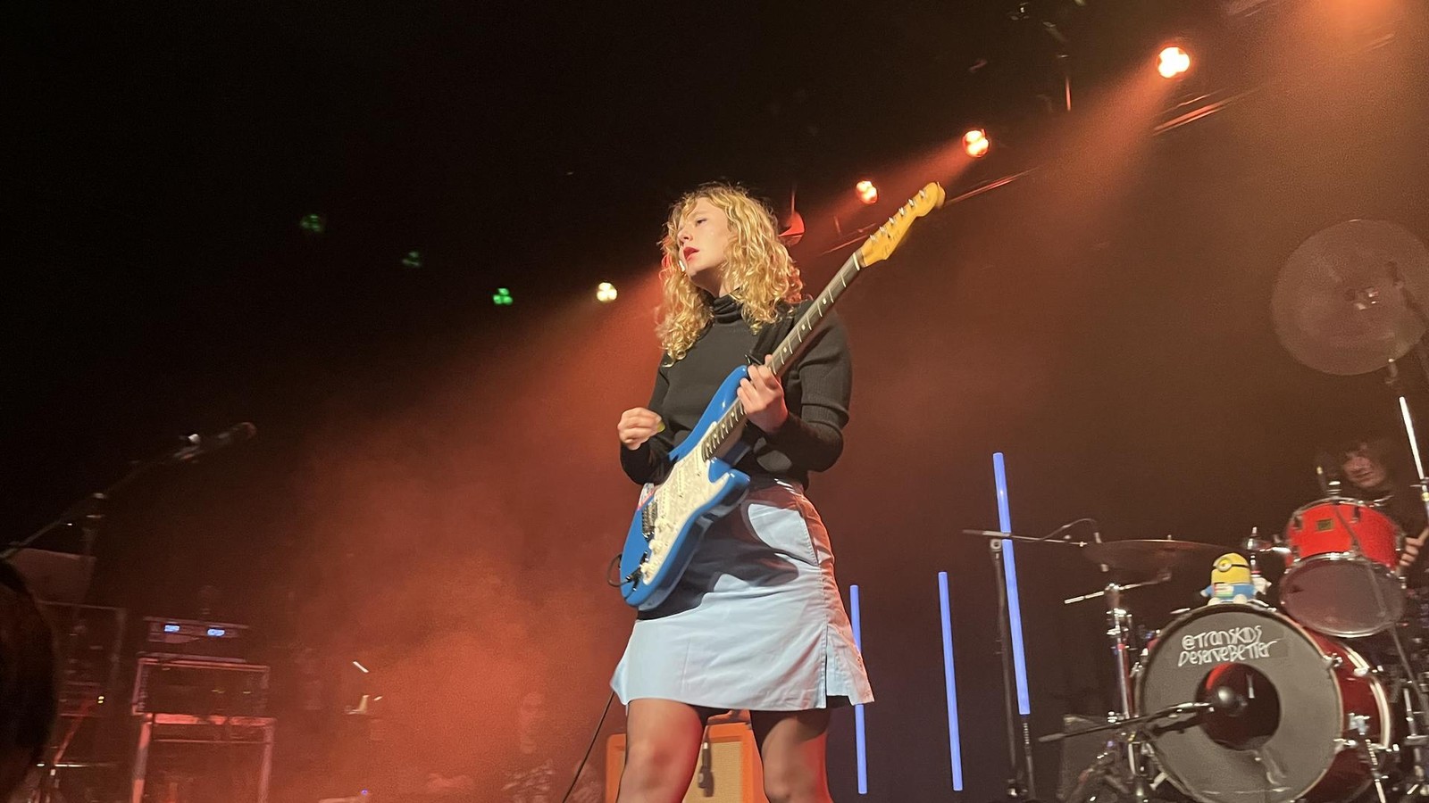 Lambrini-Girls-Rotzige-Musik-politische-Botschaften-und-Gesellschaftskritik