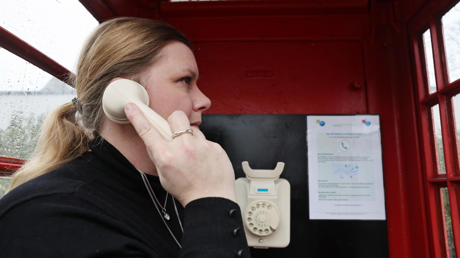 Bei-Anruf-schweigen-Hilft-dieses-Telefon-in-Velbert-bei-Trauer-