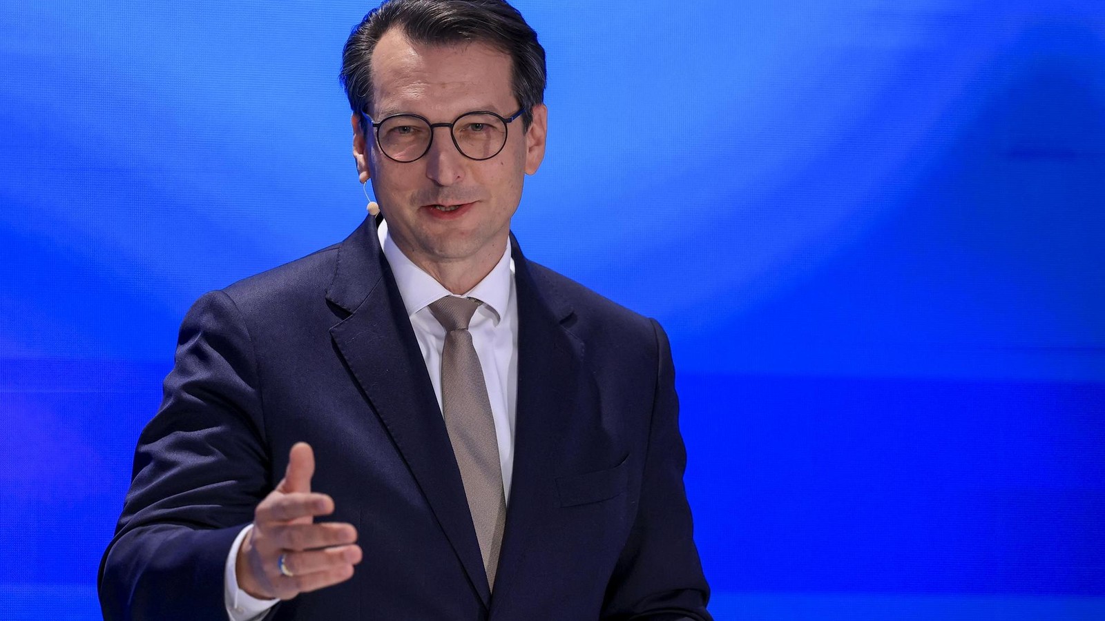 Wechsel-an-der-BMW-Spitze-Nedeljkovi-folgt-auf-Zipse