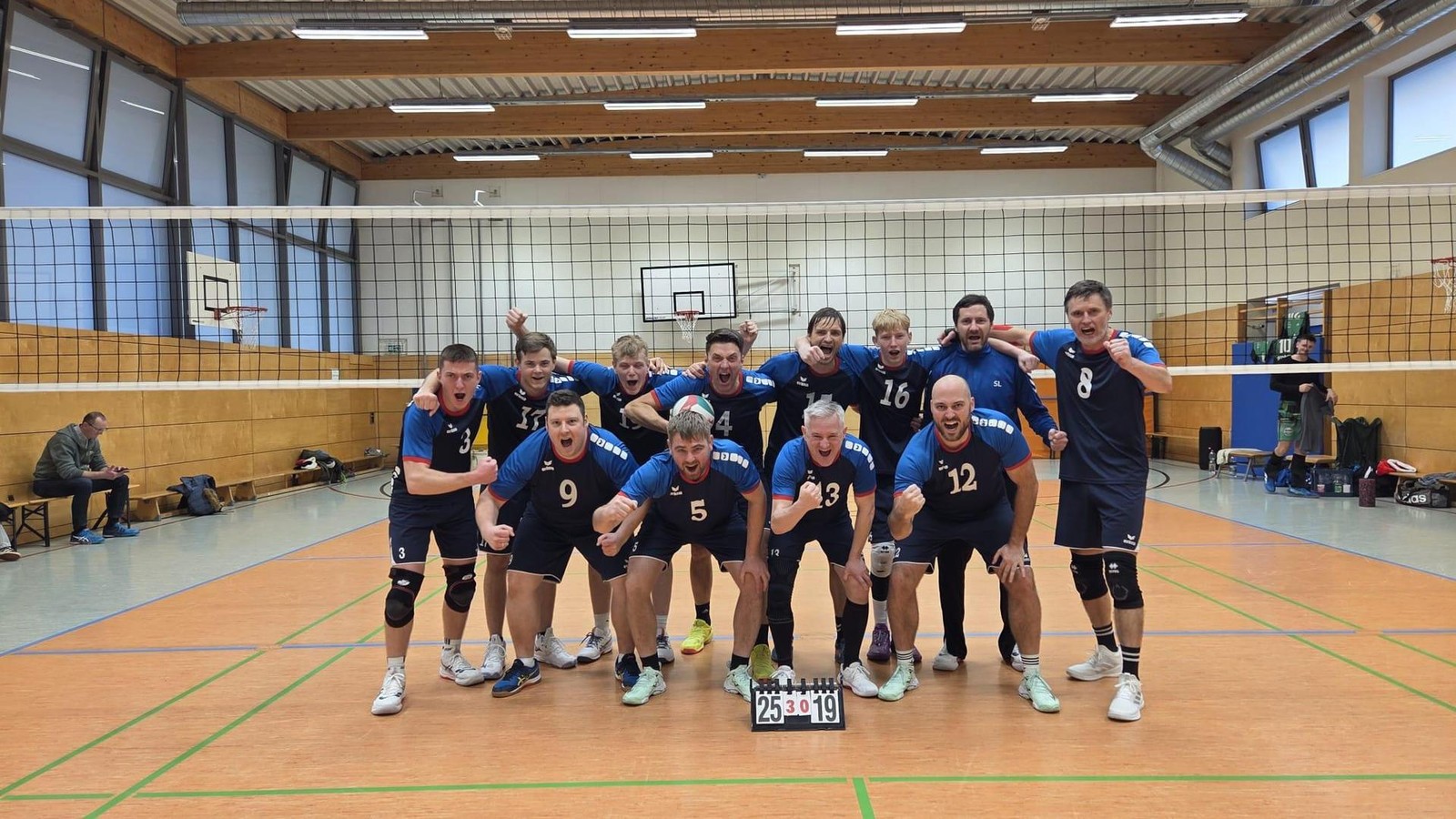 Volleyball-Ebeleben-beh-lt-Nerven-im-Derby
