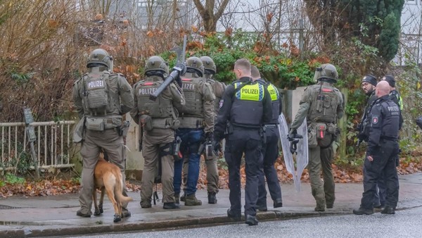 51 Jahre alter Mann nach Messerangriff verletzt – SEK durchsucht verlassenes Haus