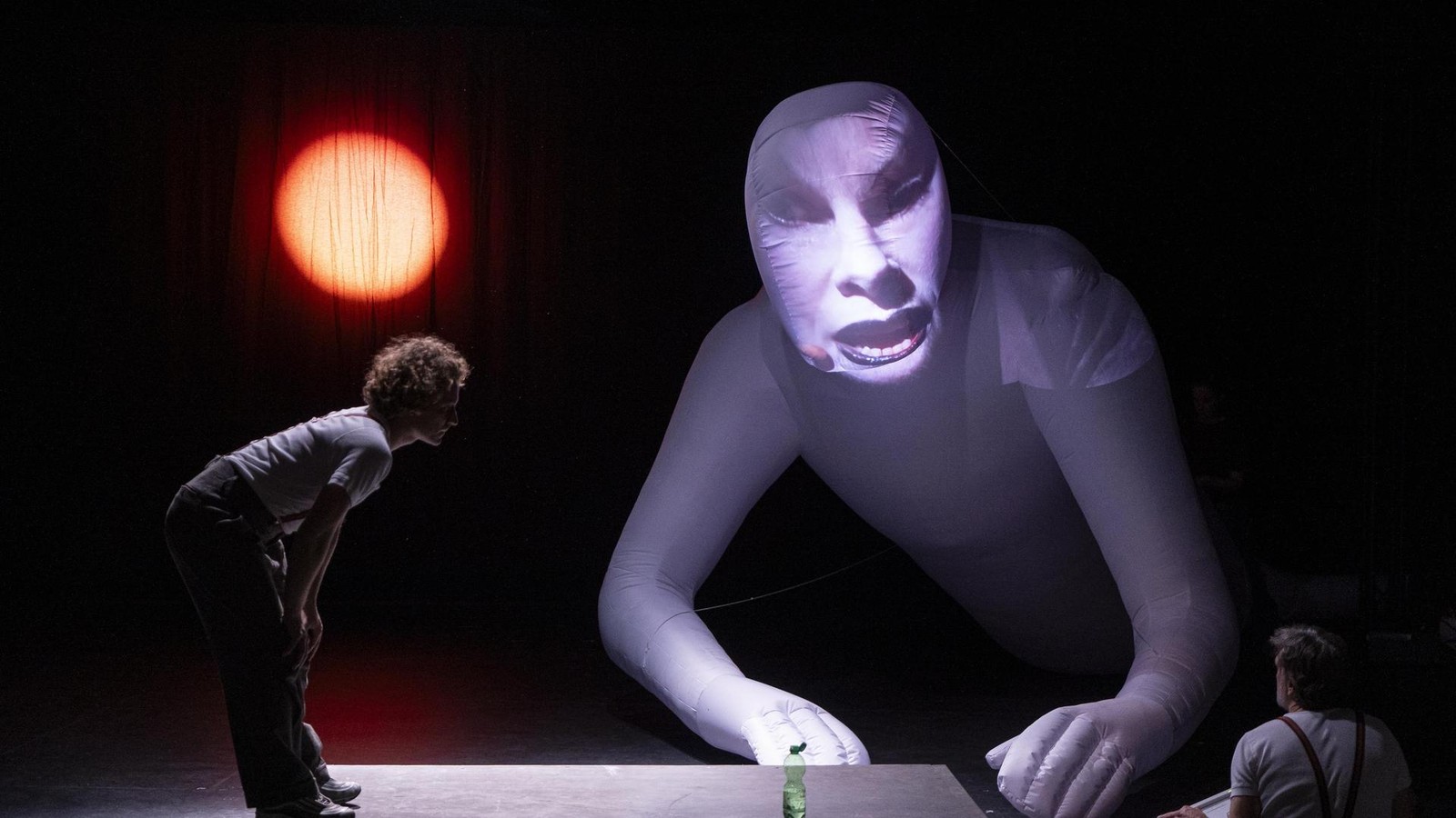 Adventszeit-f-r-Familien-im-Theater-Vom-M-rchen-St-ck-bis-zum-Theaterspielplatz