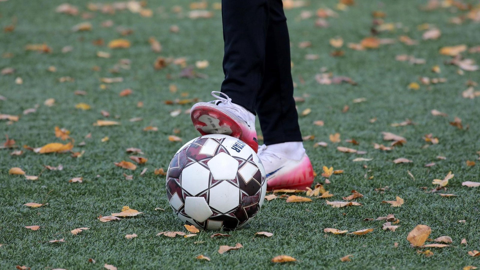 Spielabbruch-in-Essen-A-Jugend-Spiel-eskaliert-in-der-Nachspielzeit