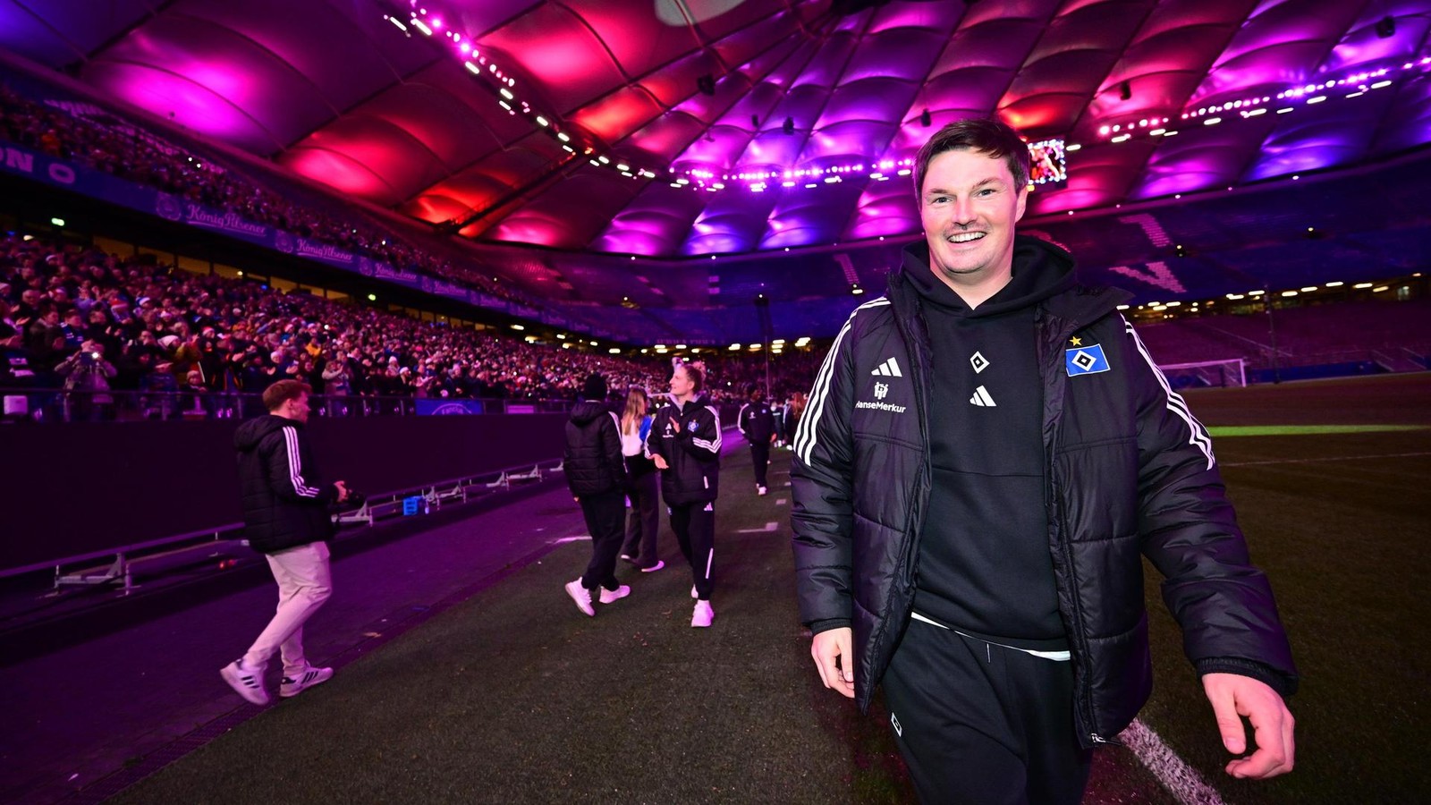 -O-du-fr-hliche-10-000-HSV-Fans-beim-Weihnachtssingen-im-Volkspark
