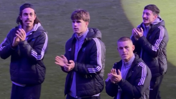 Live im Video! Fans des HSV feiern Derbyhelden beim Weihnachtssingen