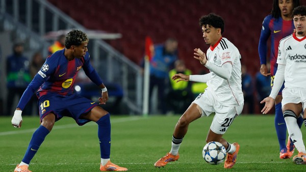 Live! Schock für Barcelona: Ex-BVB-Profi Knauff lässt Eintracht Frankfurt jubeln