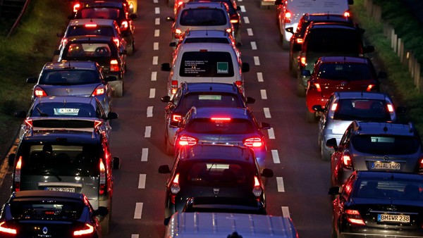 Tödlicher Unfall auf der A2 in Braunschweig: Vollsperrung und langer Stau