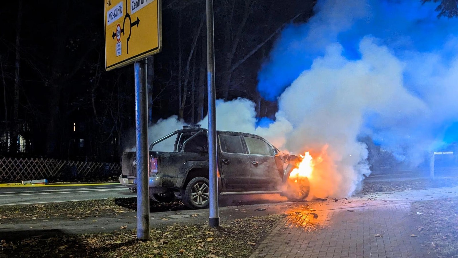 Mehrere-Br-nde-in-kurzer-Zeit-halten-die-Feuerwehr-Bedburg-Hau-auf-Trab