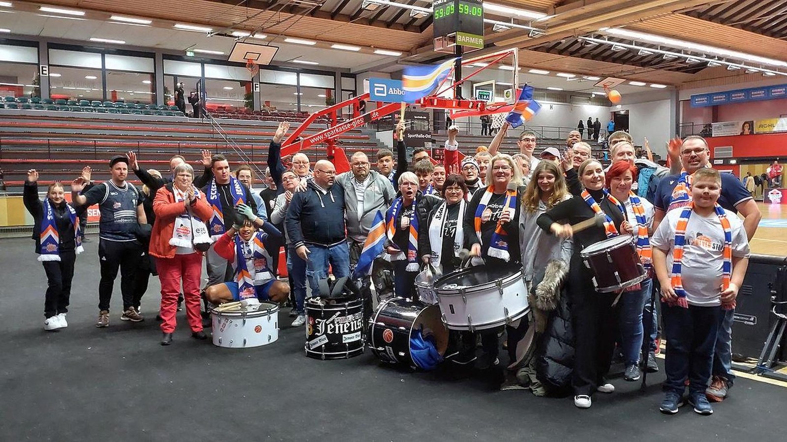 -wie-eine-kaffeefahrt-nur-mit-einem-anderen-geruch-wenn-ultras-aus-jena-auf-reisen-gehen