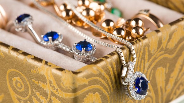 Uhren, Schmuck & Kunst vererben – Finanztip formuliert Ihr Testament