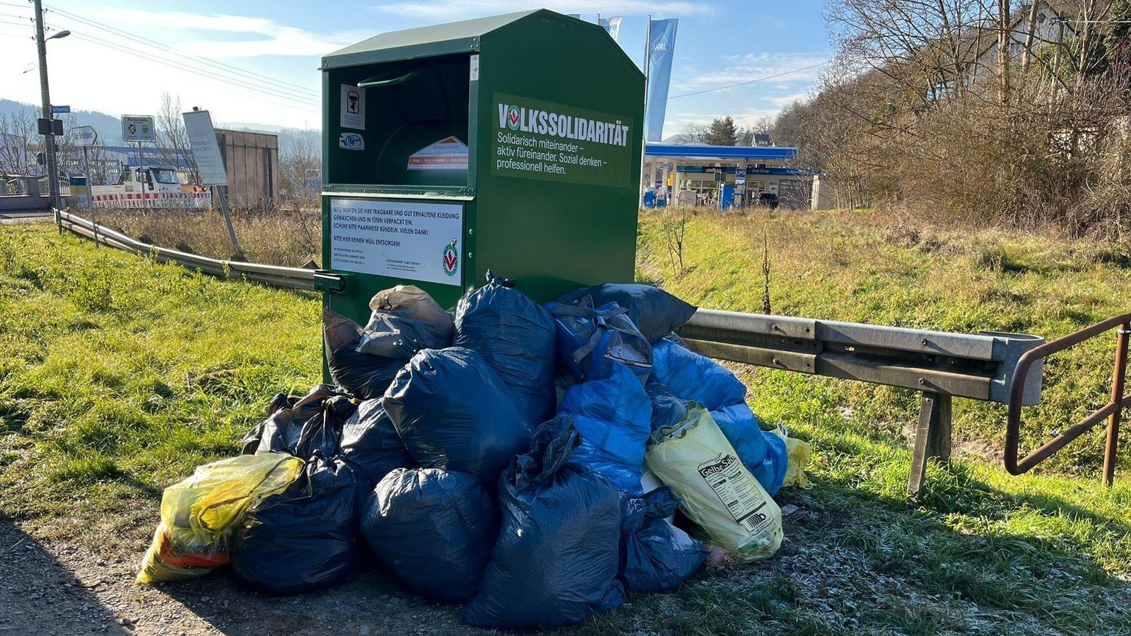 Von-wegen-keine-Kleidercontainer-in-Rudolstadt-Volkssolidarit-t-beh-lt-Standpl-tze-bei