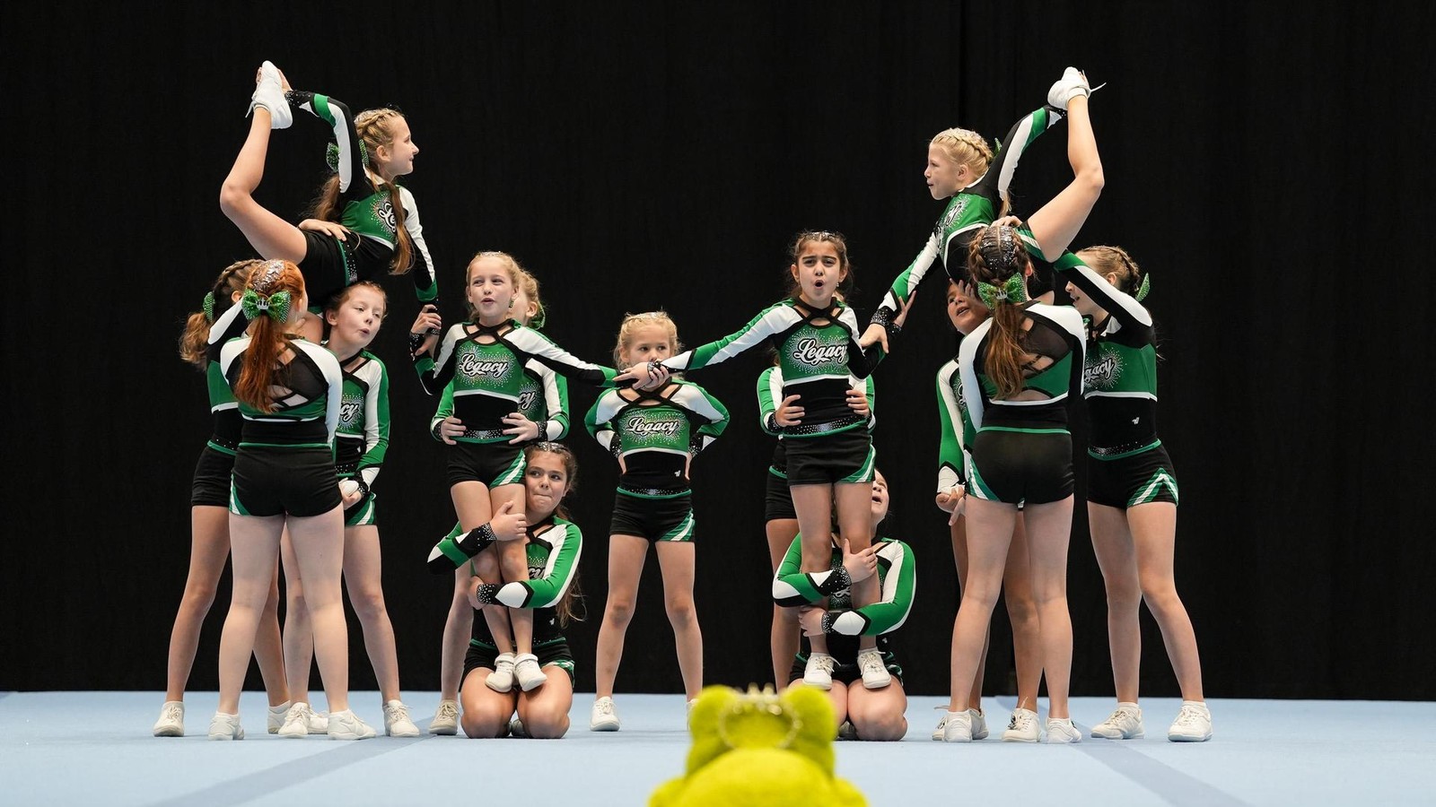 Cheerleading-Dolphins-trumpfen-auf-MTV-Salzgitter-mit-neuem-Namen