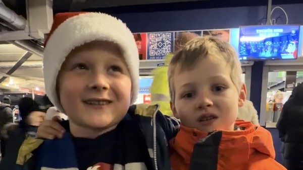 Weihnachtssingen beim HSV im Video: Die besten Lieder und Fan-Momente