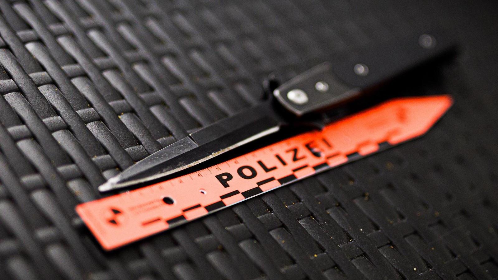 Fredenberg-Unbekannter-bedroht-Neunj-hrigen-mit-Messer