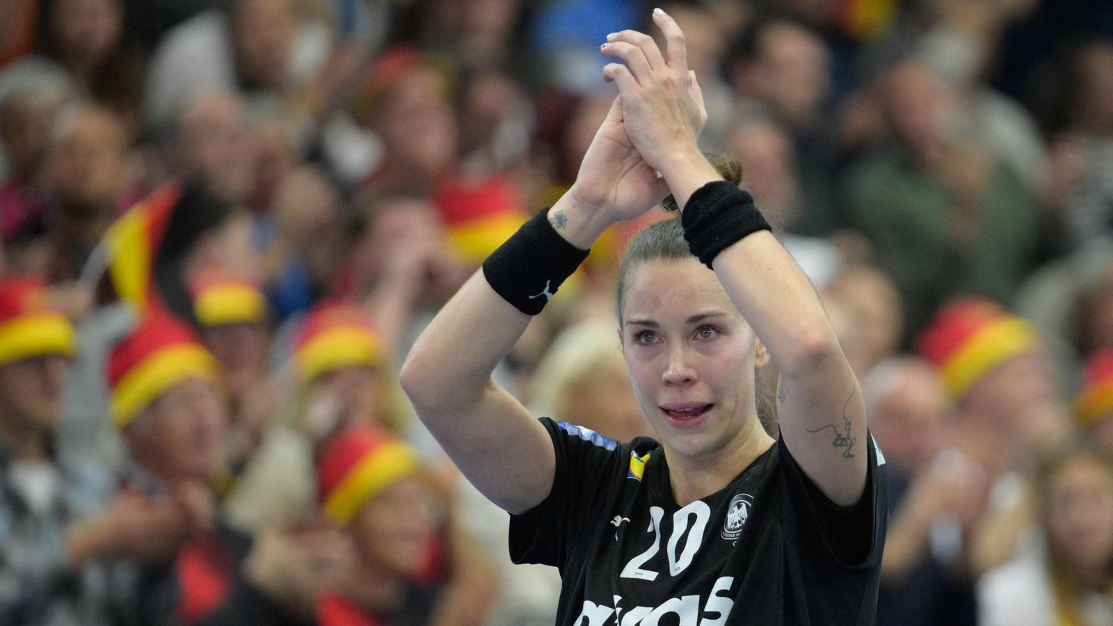 Warum-das-WM-Halbfinale-f-r-Emily-Vogel-und-Alina-Grijseels-extrem-emotional-ist