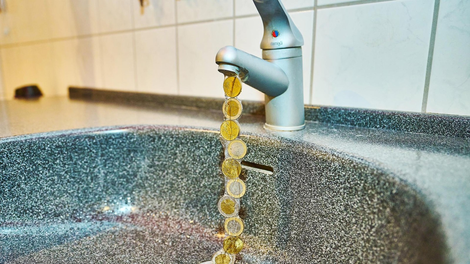 Geld-allein-macht-auch-nicht-gl-cklich-Steigende-Preise-geh-ren-zu-den-konomischen-Regeln