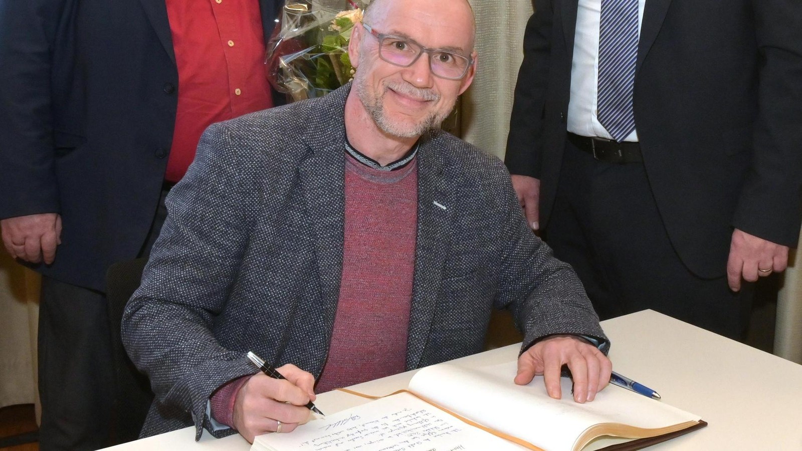 Hohe-Ehre-f-r-vier-allseits-bekannte-und-verdiente-Greizer