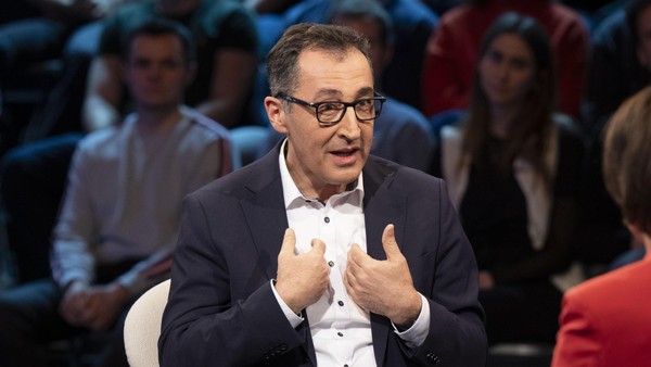 Maischberger beißt sich fest – und entlockt Özdemir Aussage zum Verbrenner-Aus