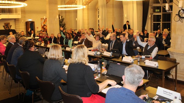 Gifhorns Kreis-Haushalt verabschiedet: „Keine spaßigen Zahlen“ für 2026